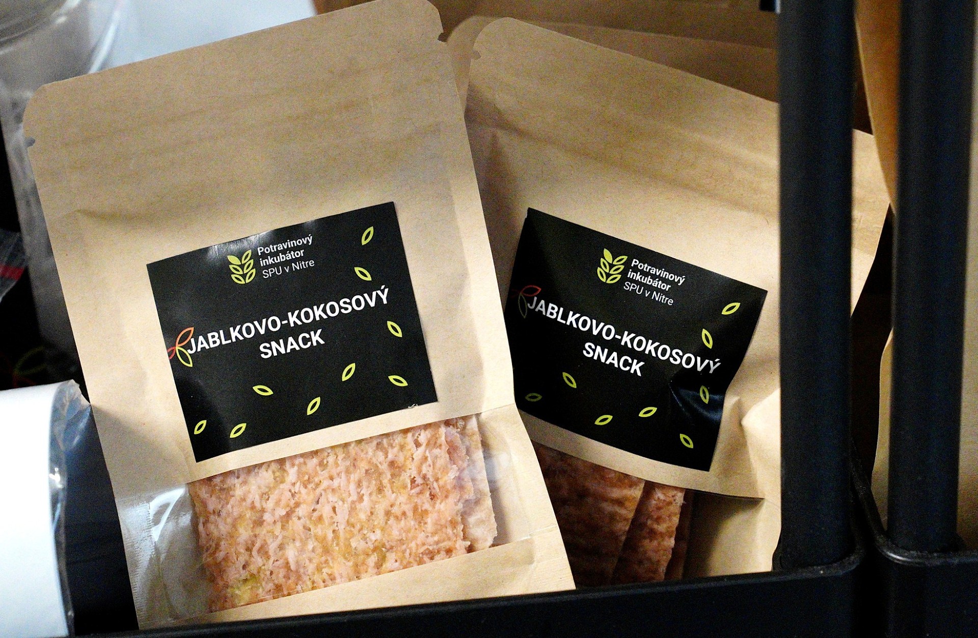 Potravinový inkubátor SPU uviedol na trh ďalšiu novinku – jablkovo-kokosový snack